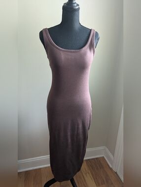 Women's Sleeveless Scoop Neck Midi Dress - Brown